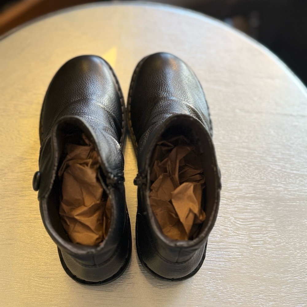 Clarks - Janice Verne, Ankle Boots - Picture 2 of 10